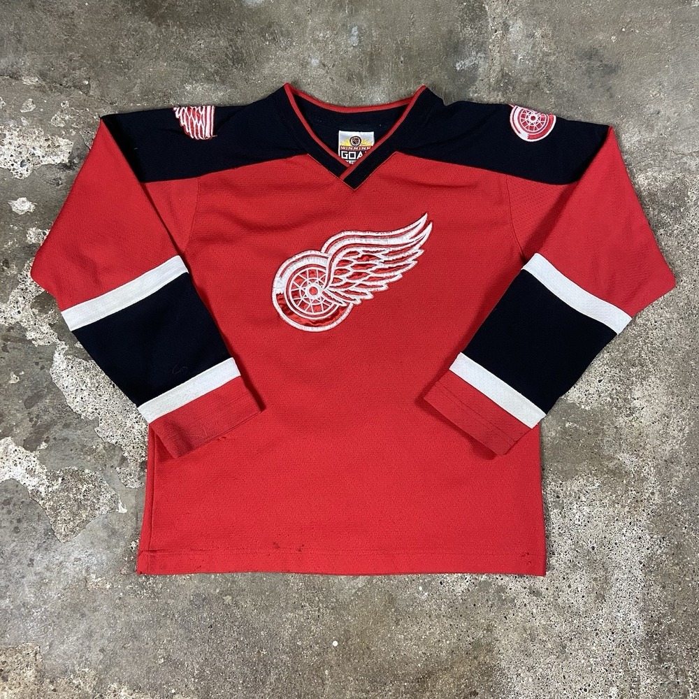 VTG Detroit Redwings Steve Yzerman #19 Hockey Jersey Youth Size‎ Medium Red NHL
